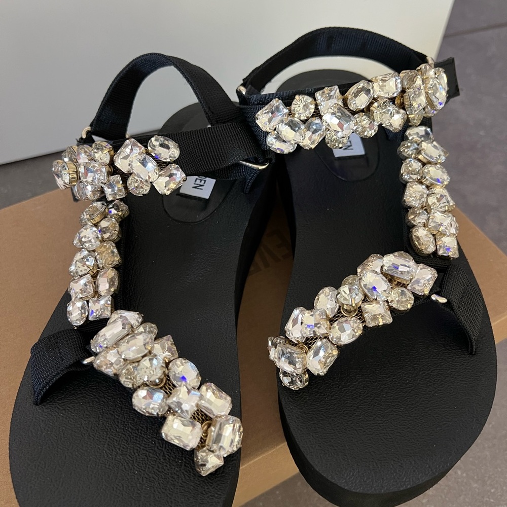 Steve Madden Black Sandals with Crystal Accents - Picture 4 of 10